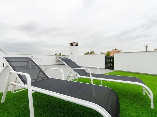 Chalet de 3 habitaciones en Torrevieja en venta con piscina - 424.000 € (Ref: 9572017)