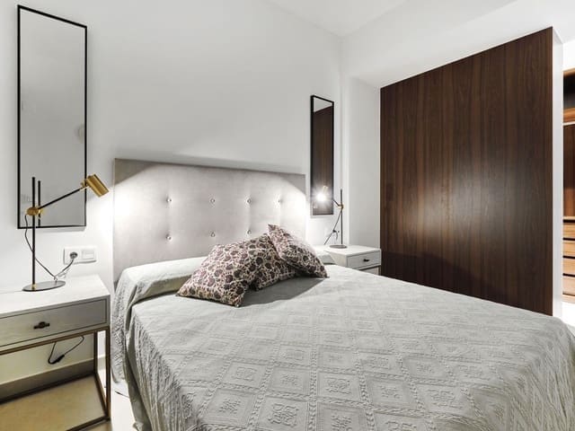 Apartamento de 2 habitaciones en Torrevieja en venta con piscina - 370.000 € (Ref: 9572022)