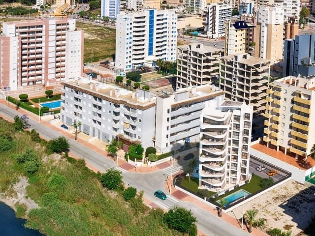 3 sovrum Lägenhet till salu i Guardamar del Segura med pool - 345 000 € (Ref: 9572027)