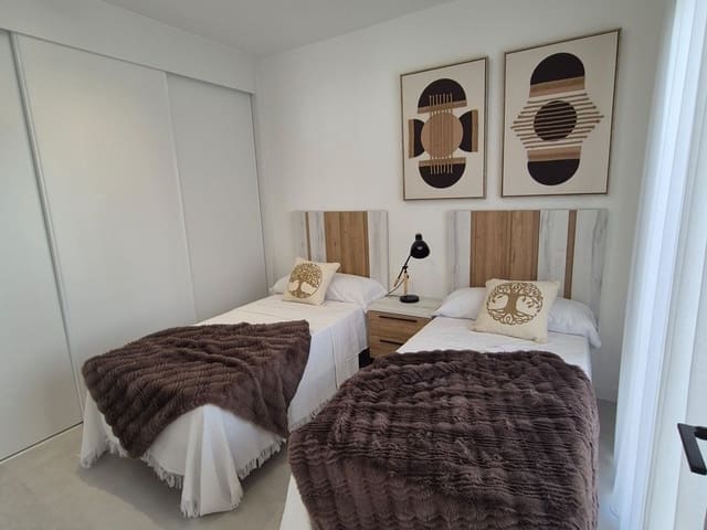 3 sovrum Villa till salu i Roldan med pool - 299 900 € (Ref: 9572035)