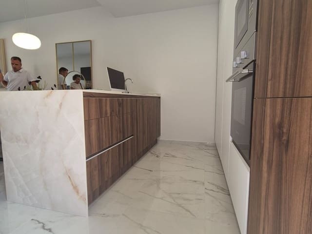 2 Zimmer Apartment zu verkaufen in San Miguel de Salinas mit Pool - 224.000 € (Ref: 9572056)