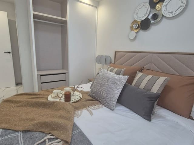 2 Zimmer Apartment zu verkaufen in San Miguel de Salinas mit Pool - 224.000 € (Ref: 9572056)