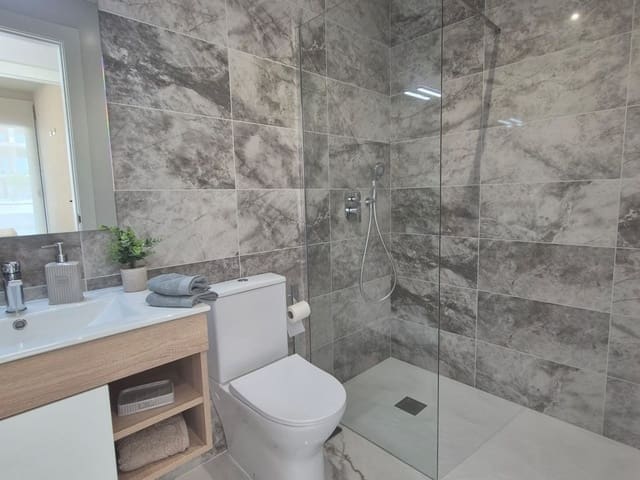 2 Zimmer Apartment zu verkaufen in San Miguel de Salinas mit Pool - 224.000 € (Ref: 9572056)