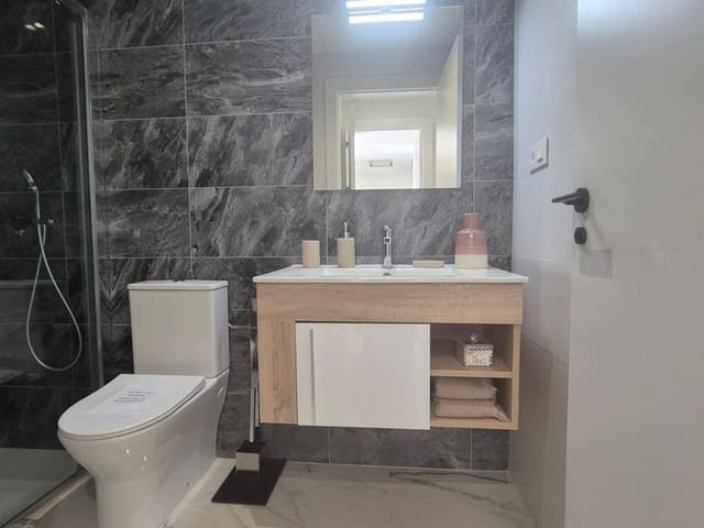 2 Zimmer Apartment zu verkaufen in San Miguel de Salinas mit Pool - 224.000 € (Ref: 9572056)