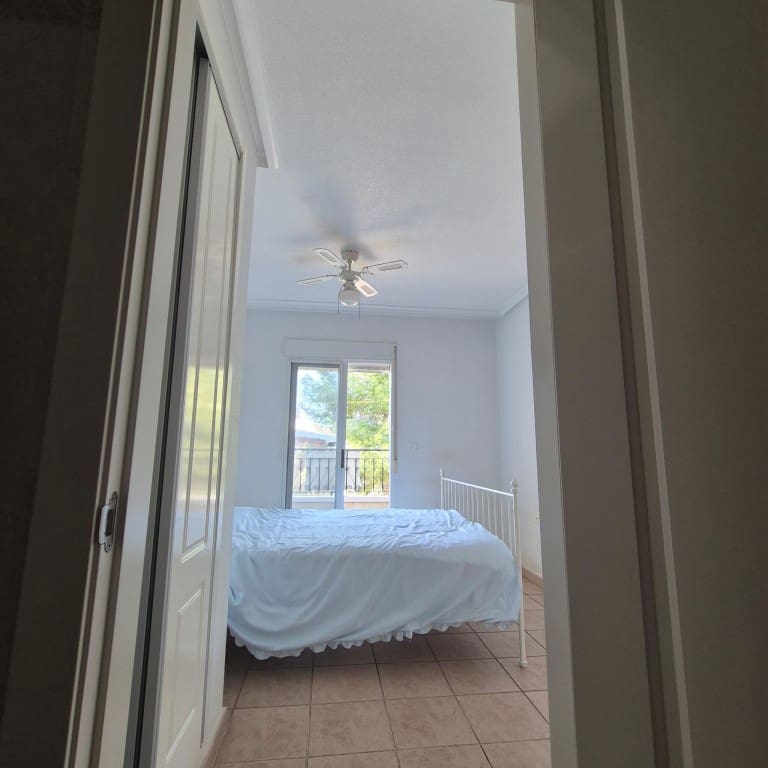 2 Zimmer Apartment zu verkaufen in Jacarilla mit Pool - 95.000 € (Ref: 9572063)