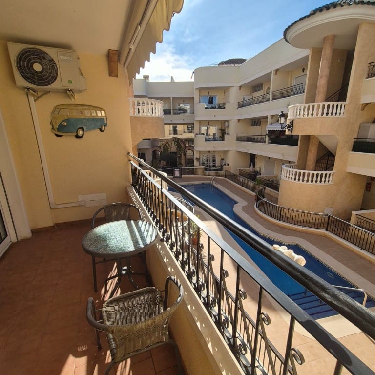 2 Zimmer Apartment zu verkaufen in Jacarilla mit Pool - 95.000 € (Ref: 9572063)