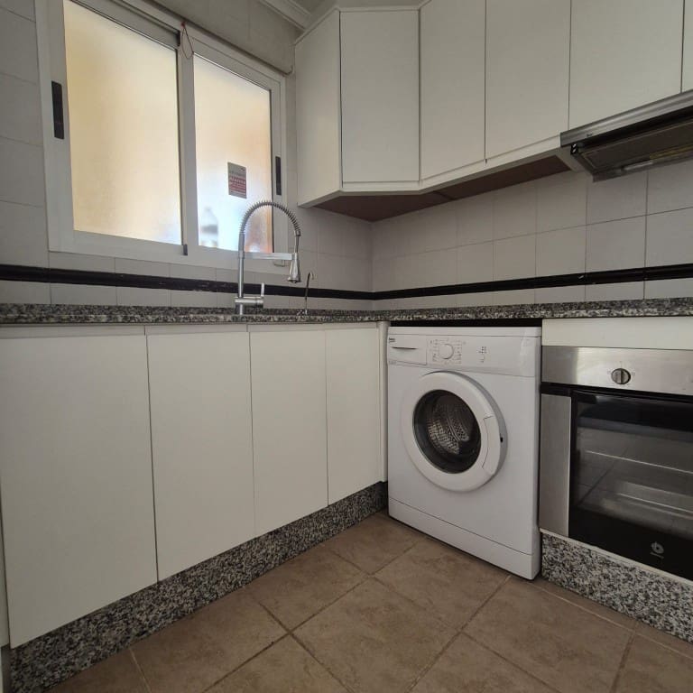 2 Zimmer Apartment zu verkaufen in Jacarilla mit Pool - 95.000 € (Ref: 9572063)