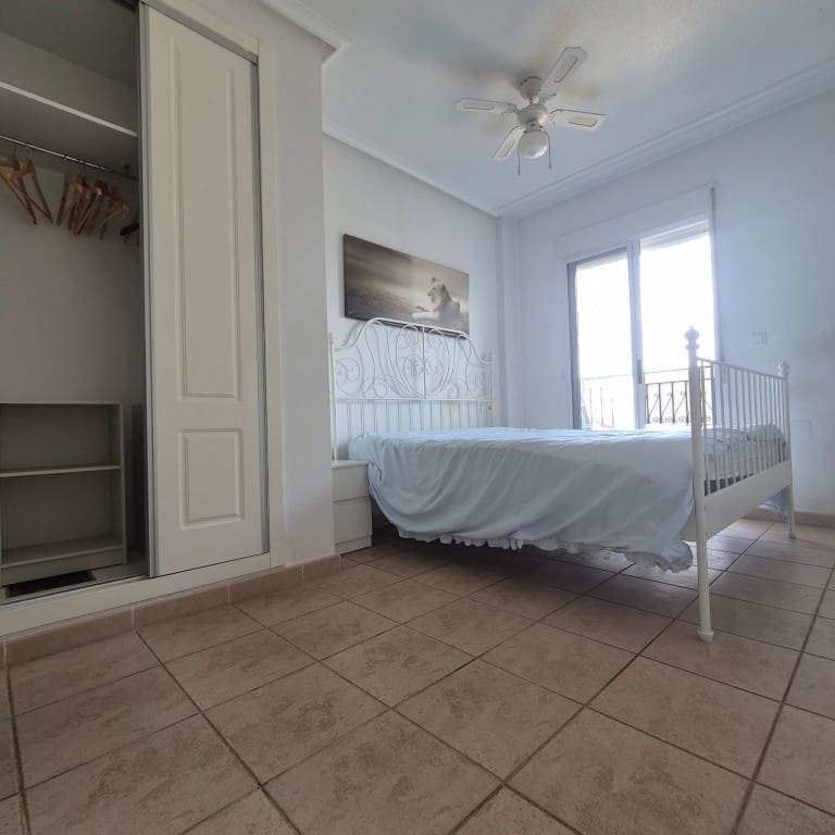 2 Zimmer Apartment zu verkaufen in Jacarilla mit Pool - 95.000 € (Ref: 9572063)