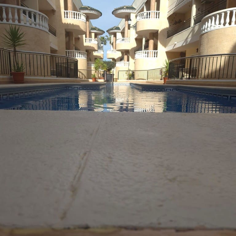 2 Zimmer Apartment zu verkaufen in Jacarilla mit Pool - 95.000 € (Ref: 9572063)