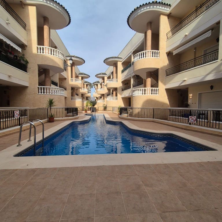 2 Zimmer Apartment zu verkaufen in Jacarilla mit Pool - 95.000 € (Ref: 9572063)