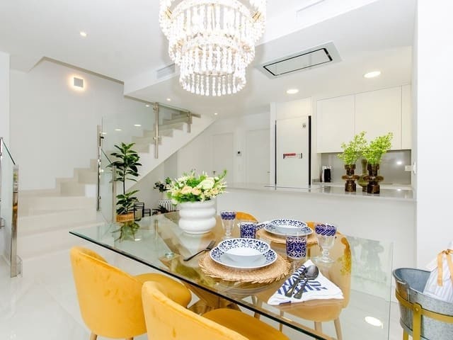 3 bedroom Villa for sale in Entre Naranjos with pool - € 415,000 (Ref: 9620722)