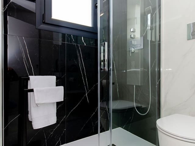 3 bedroom Villa for sale in Entre Naranjos with pool - € 415,000 (Ref: 9620722)