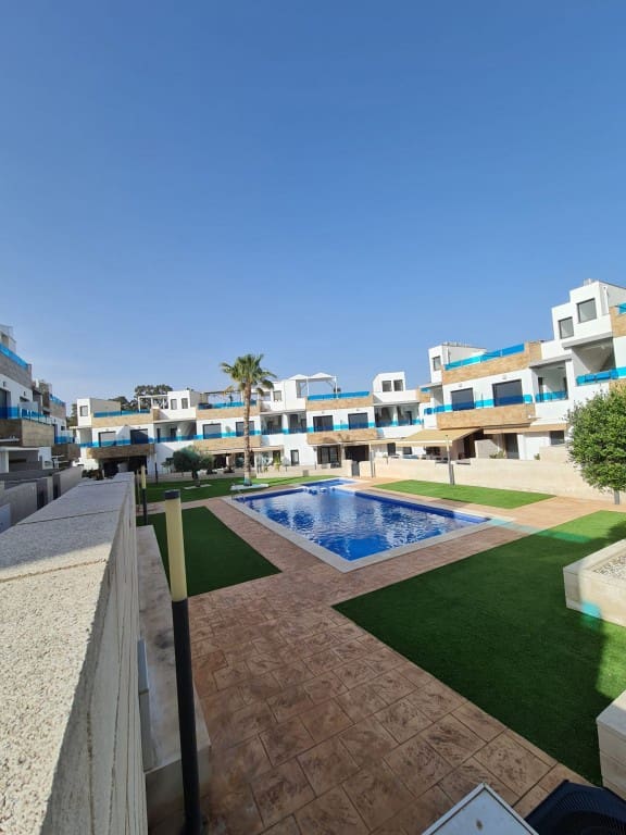 3 makuuhuone Omakotitalo myytävänä paikassa Bigastro mukana uima-altaan - 238 000 € (Ref: 9764898)