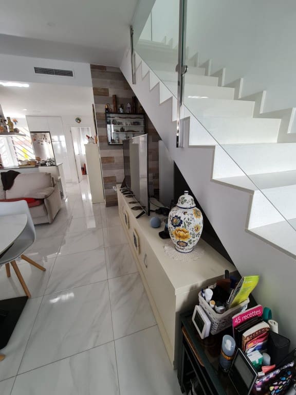 3 makuuhuone Omakotitalo myytävänä paikassa Bigastro mukana uima-altaan - 238 000 € (Ref: 9764898)