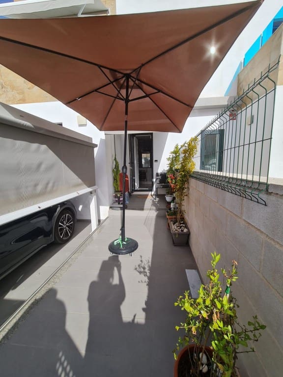 3 makuuhuone Omakotitalo myytävänä paikassa Bigastro mukana uima-altaan - 238 000 € (Ref: 9764898)