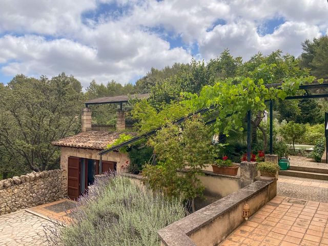 4 soverom Villa til salgs i Puigpunyent med svømmebasseng garasje - € 2 000 000 (Ref: 8436295)