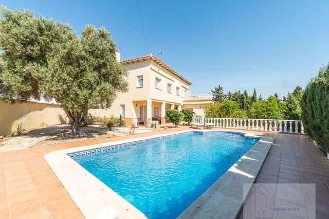 4 soveværelse Villa til salg i Cañada del Molino, Torrevieja med swimmingpool garage - € 869.000 (Ref: 9180584)