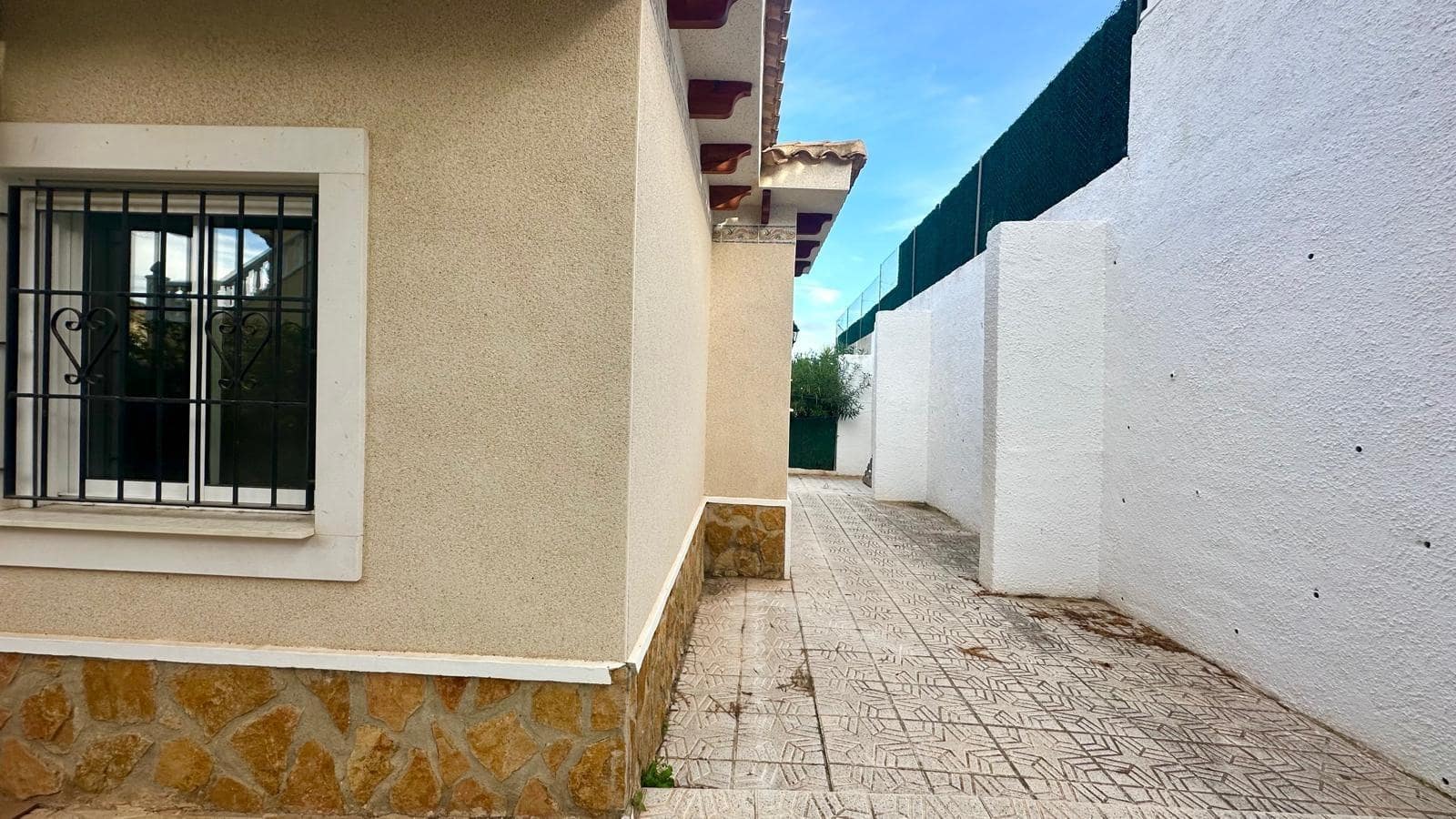 3 bedroom Villa for sale in Bigastro with pool - € 280,000 (Ref: 9385631)