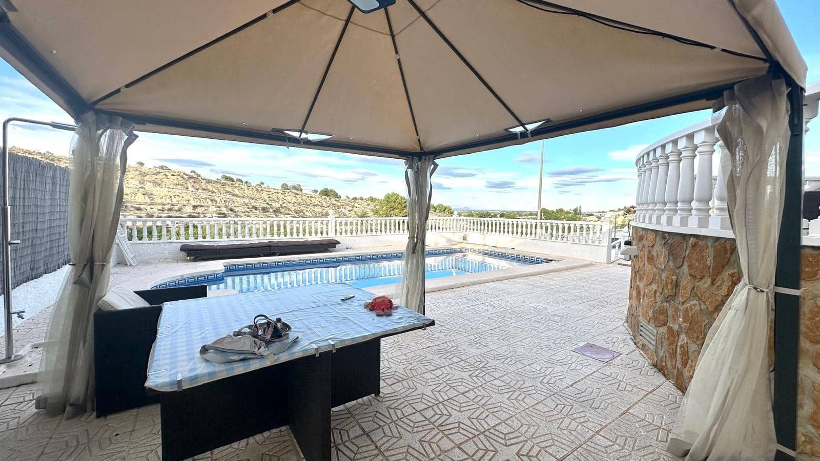 3 bedroom Villa for sale in Bigastro with pool - € 280,000 (Ref: 9385631)