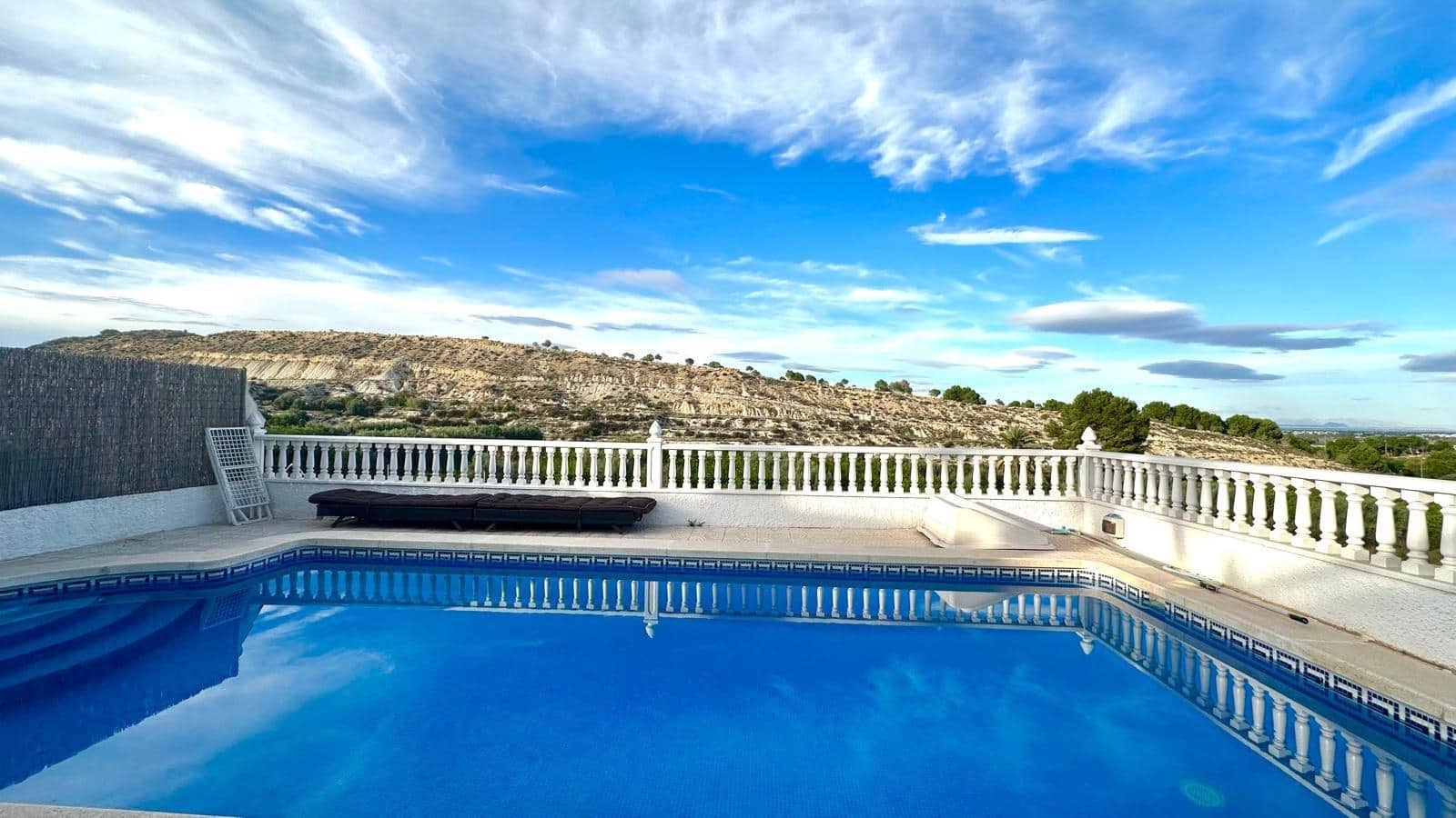 3 bedroom Villa for sale in Bigastro with pool - € 280,000 (Ref: 9385631)