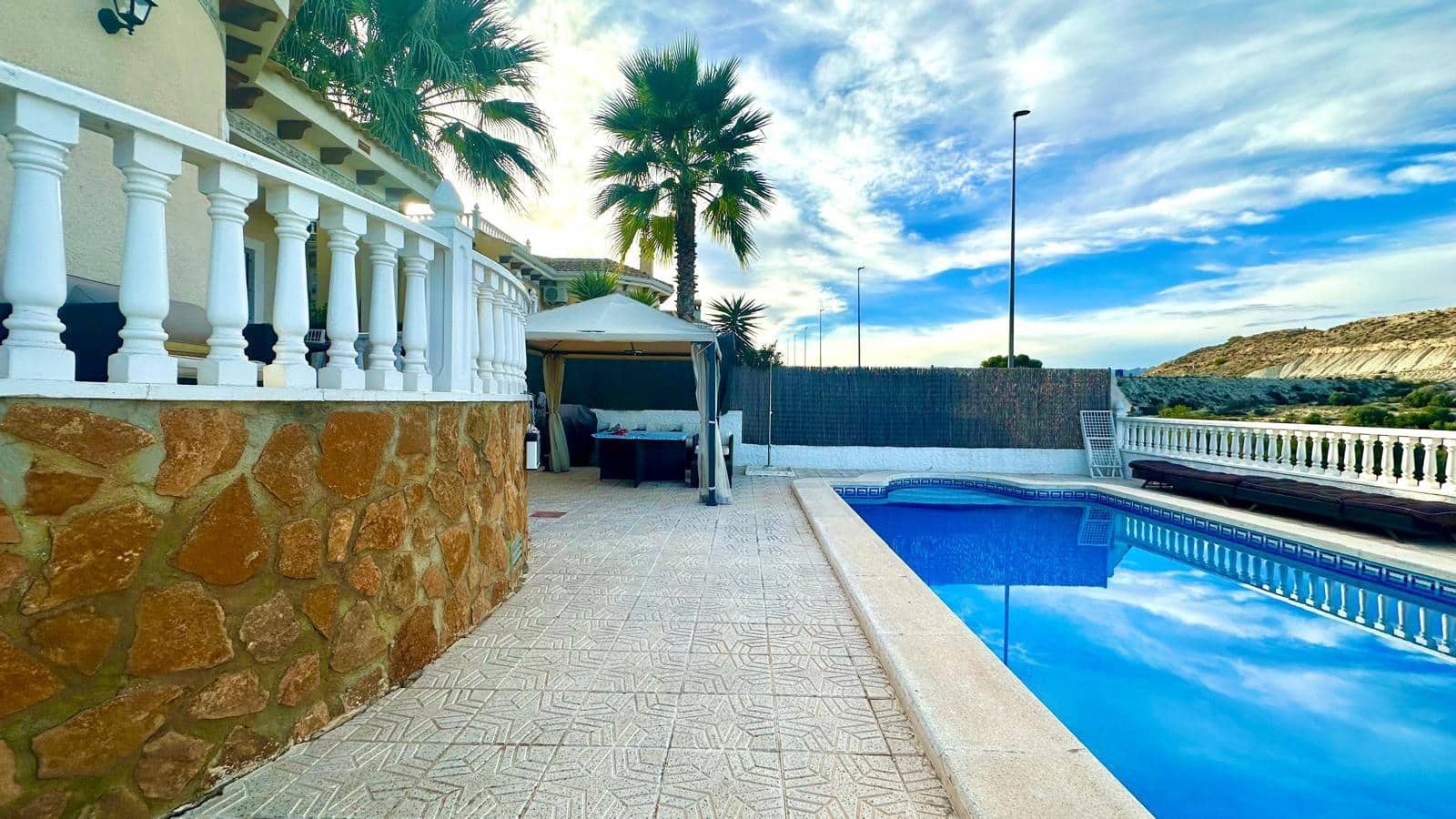 3 bedroom Villa for sale in Bigastro with pool - € 280,000 (Ref: 9385631)