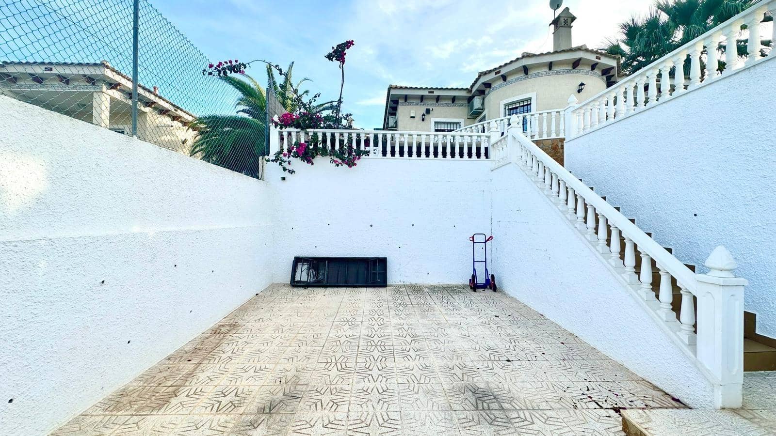 3 bedroom Villa for sale in Bigastro with pool - € 280,000 (Ref: 9385631)