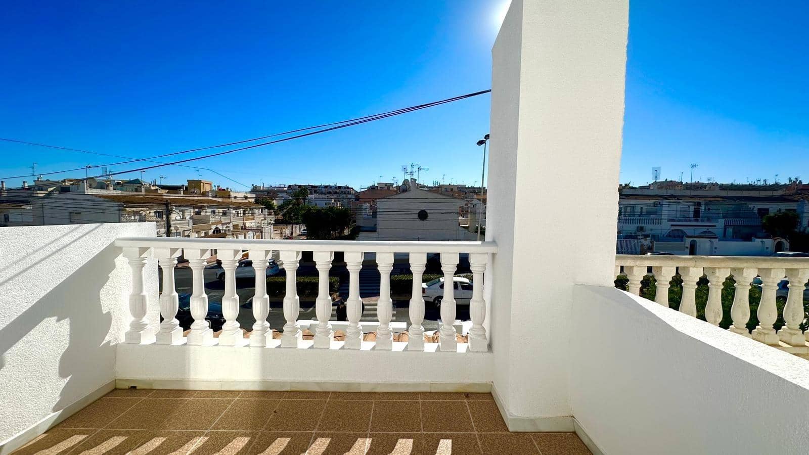 3 chambre Villa/Maison Mitoyenne à vendre à Torrevieja avec piscine - 249 900 € (Ref: 9427228)