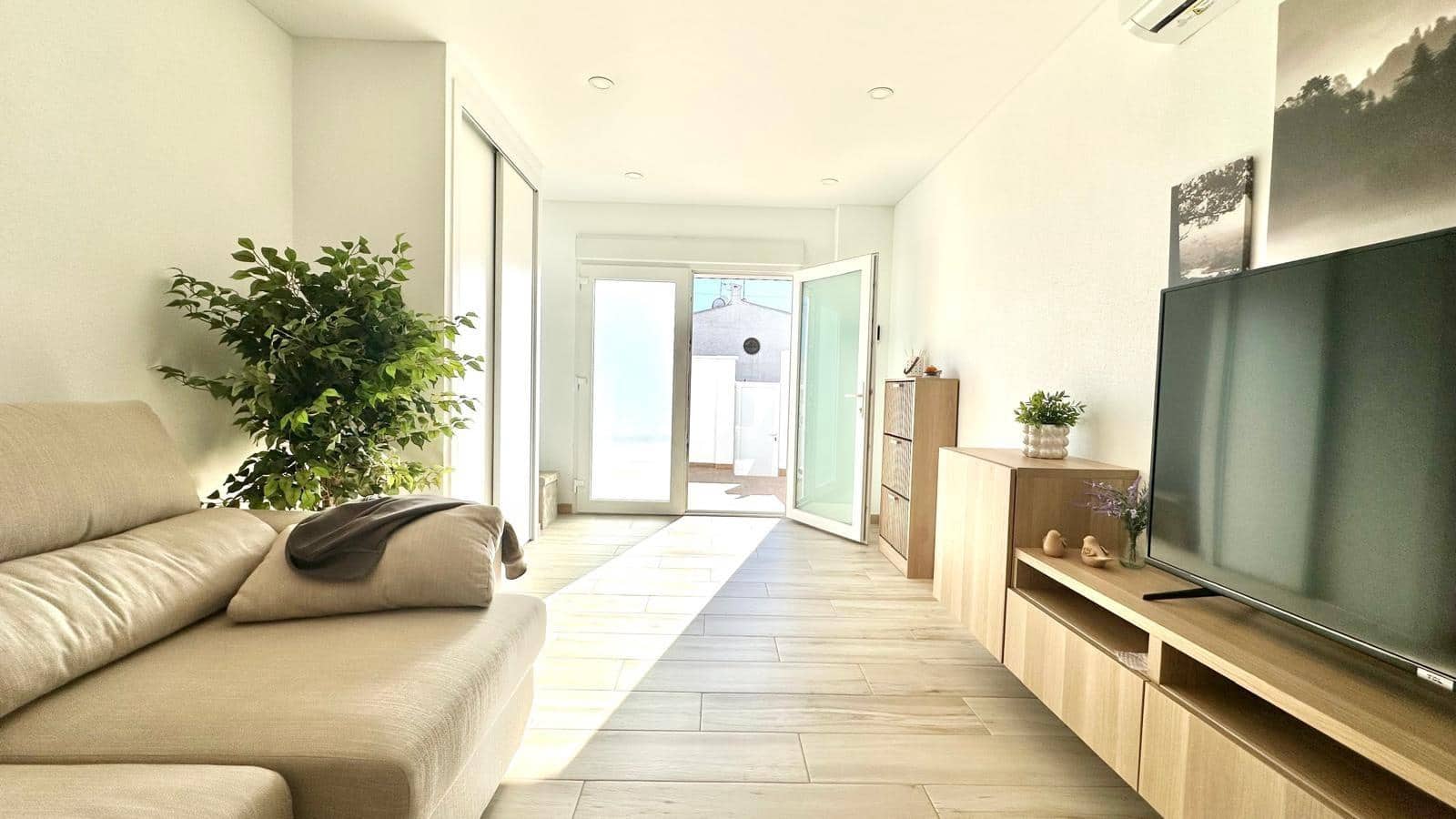 3 chambre Villa/Maison Mitoyenne à vendre à Torrevieja avec piscine - 249 900 € (Ref: 9427228)