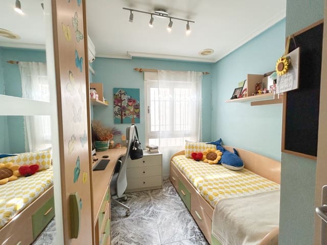 3 bedroom Penthouse for sale in El Acequión - Los Náufragos, Torrevieja - € 186,000 (Ref: 10004324)
