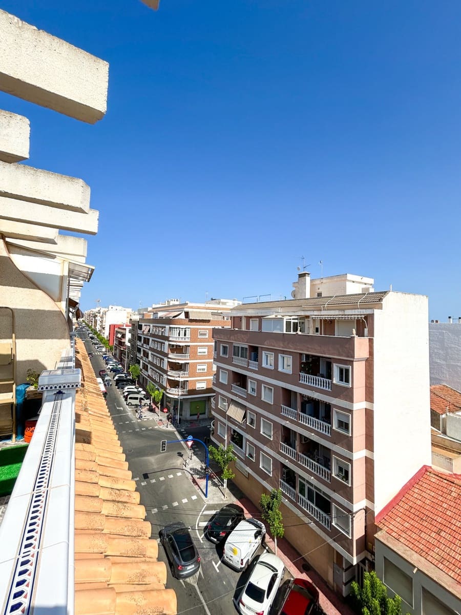 3 bedroom Penthouse for sale in Torrevieja - € 186,000 (Ref: 10004324)