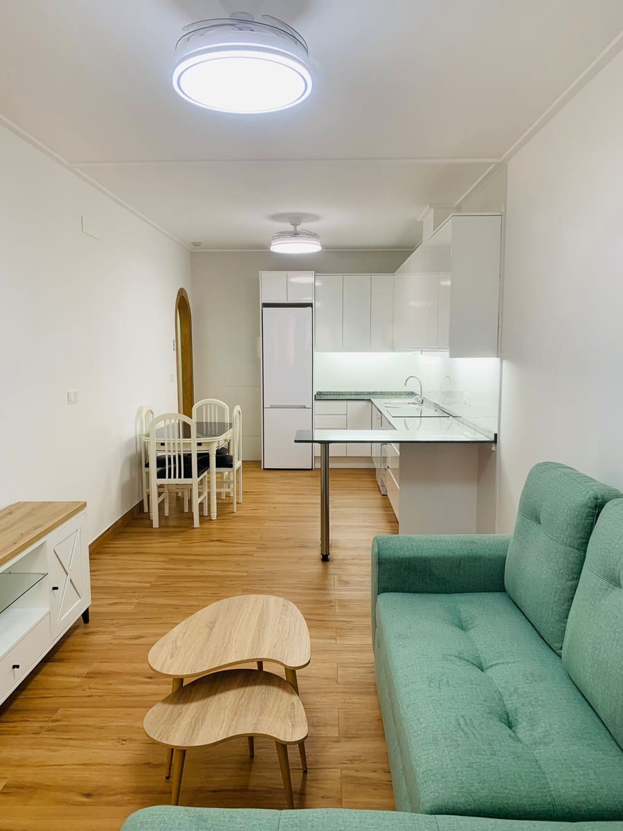 2 soveværelse Byhus til salg i Torrevieja med garage - € 325.000 (Ref: 8548662)