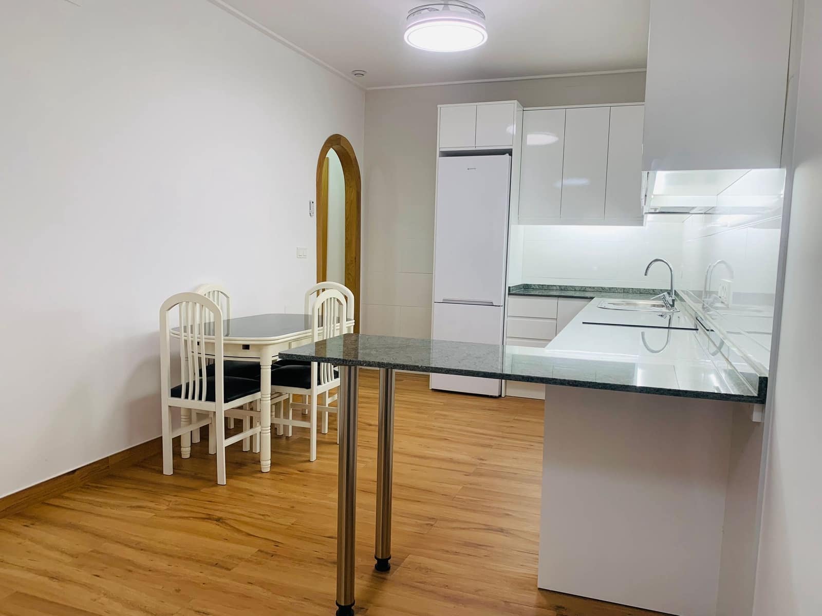 2 soveværelse Byhus til salg i Torrevieja med garage - € 325.000 (Ref: 8548662)