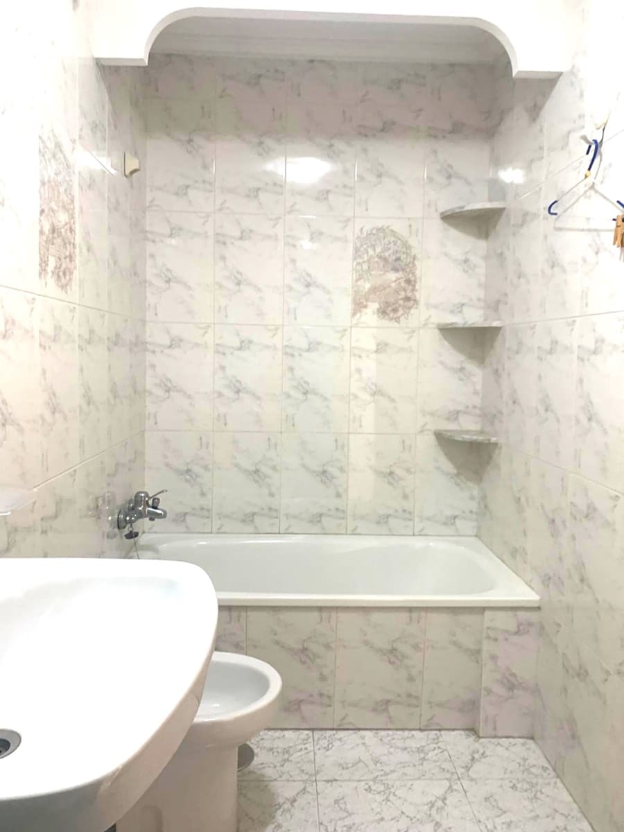 Negocio de 3 habitaciones en Torrevieja en venta - 160.000 € (Ref: 8776624)