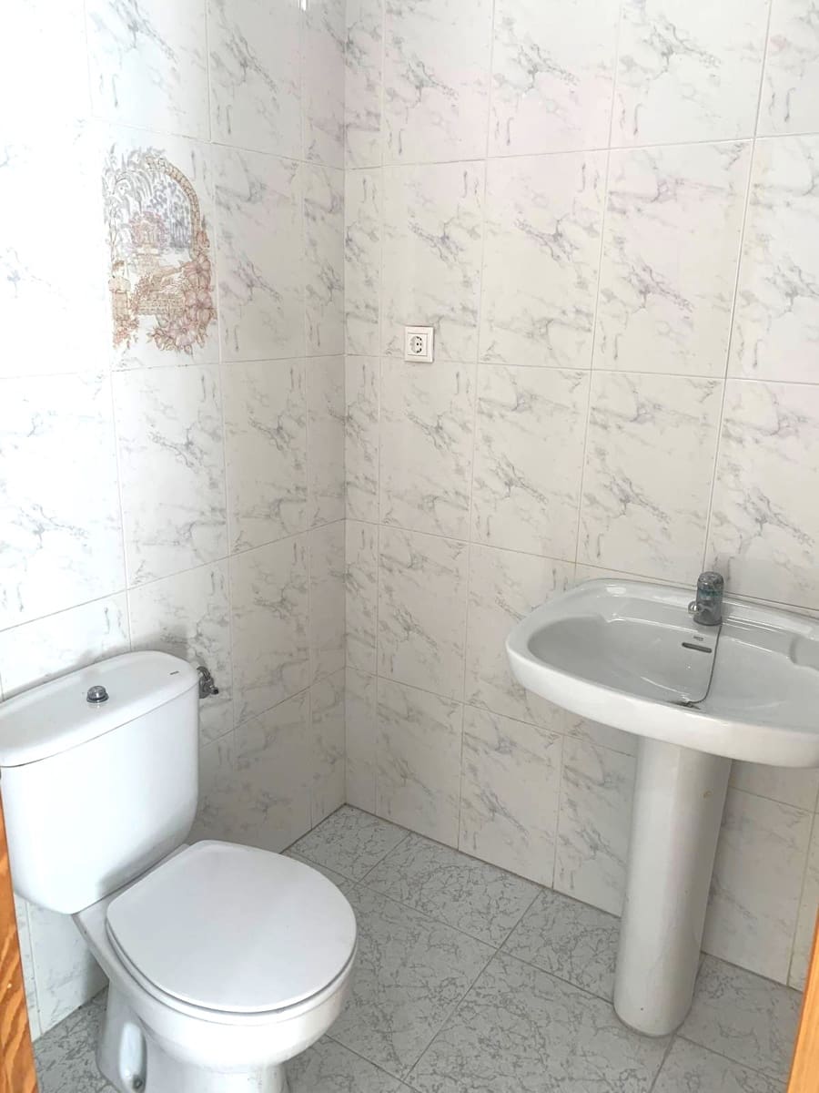 Negocio de 3 habitaciones en Torrevieja en venta - 160.000 € (Ref: 8776624)