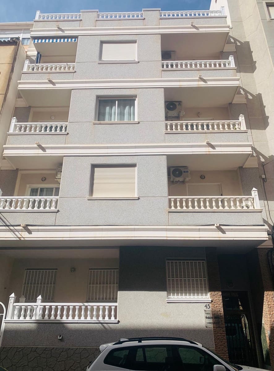 1 slaapkamer Appartement te koop in Torrevieja - € 195.000 (Ref: 9395402)