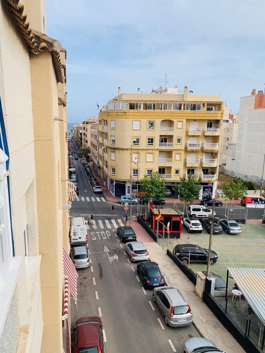 1 slaapkamer Appartement te koop in Torrevieja - € 195.000 (Ref: 9395402)