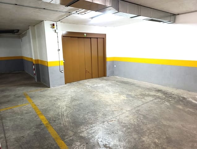 Autotalli myytävänä paikassa Las Piscinas Naturales, Torrevieja - 9 900 € (Ref: 9606789)