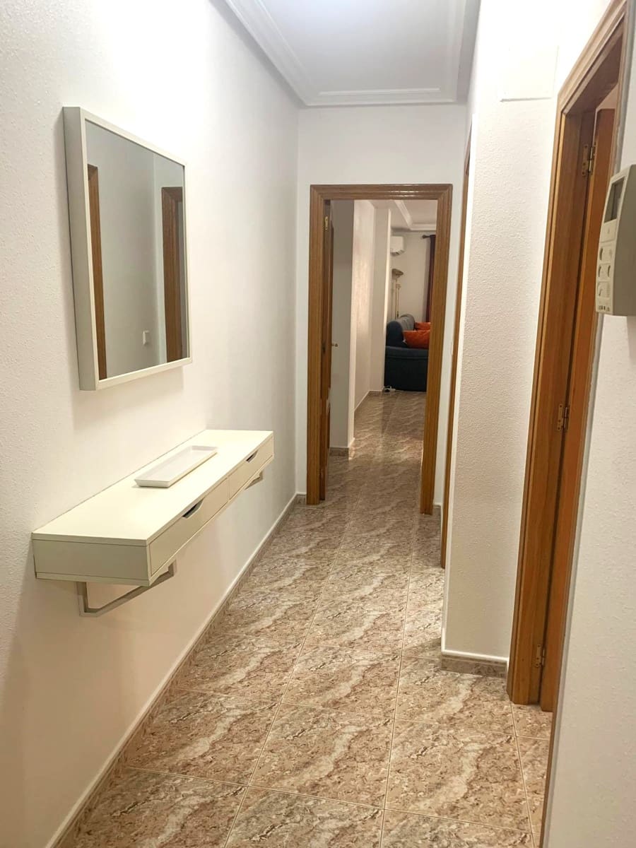 2 Zimmer Wohnung zu verkaufen in Torrevieja mit Garage - 148.000 € (Ref: 9646384)