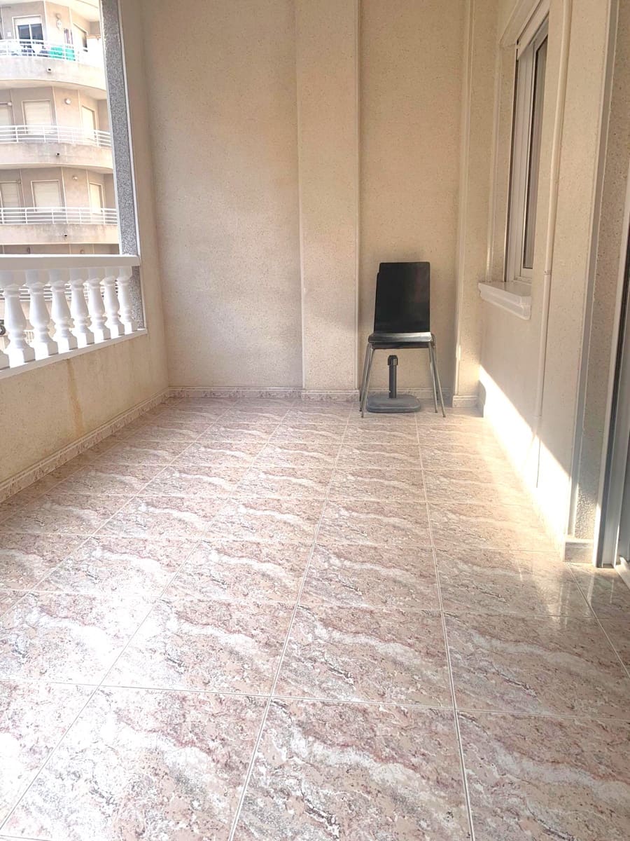 2 Zimmer Wohnung zu verkaufen in Torrevieja mit Garage - 148.000 € (Ref: 9646384)