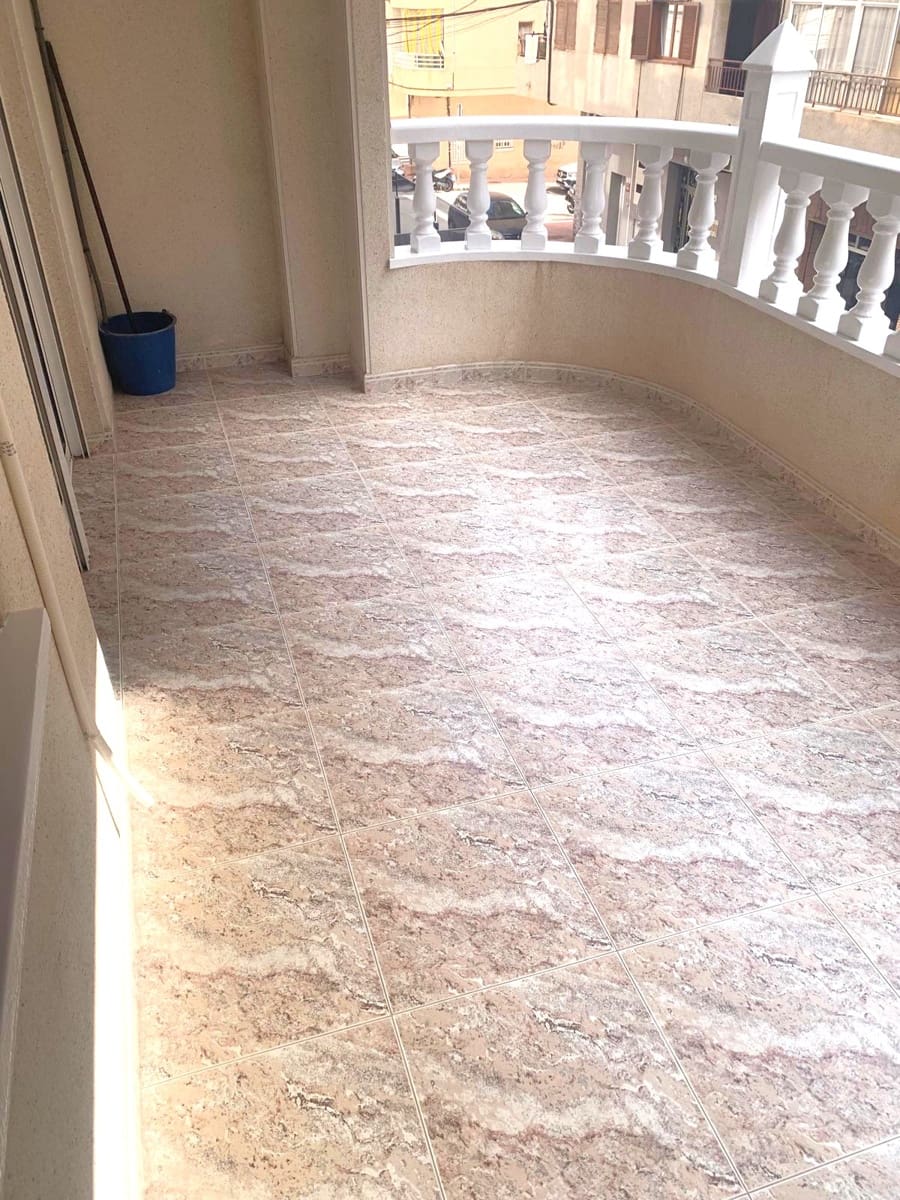 2 Zimmer Wohnung zu verkaufen in Torrevieja mit Garage - 148.000 € (Ref: 9646384)