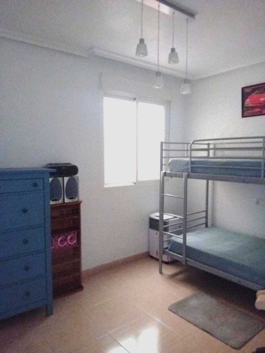 2 quarto Apartamento para arrendar em Torrevieja - 800 € (Ref: 9660587)