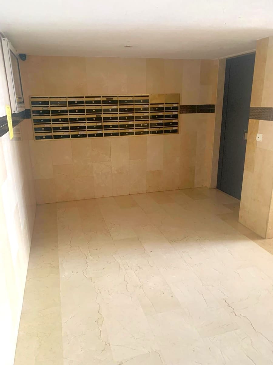 1 bedroom Flat for sale in Torrevieja with pool - € 115,000 (Ref: 9705914)