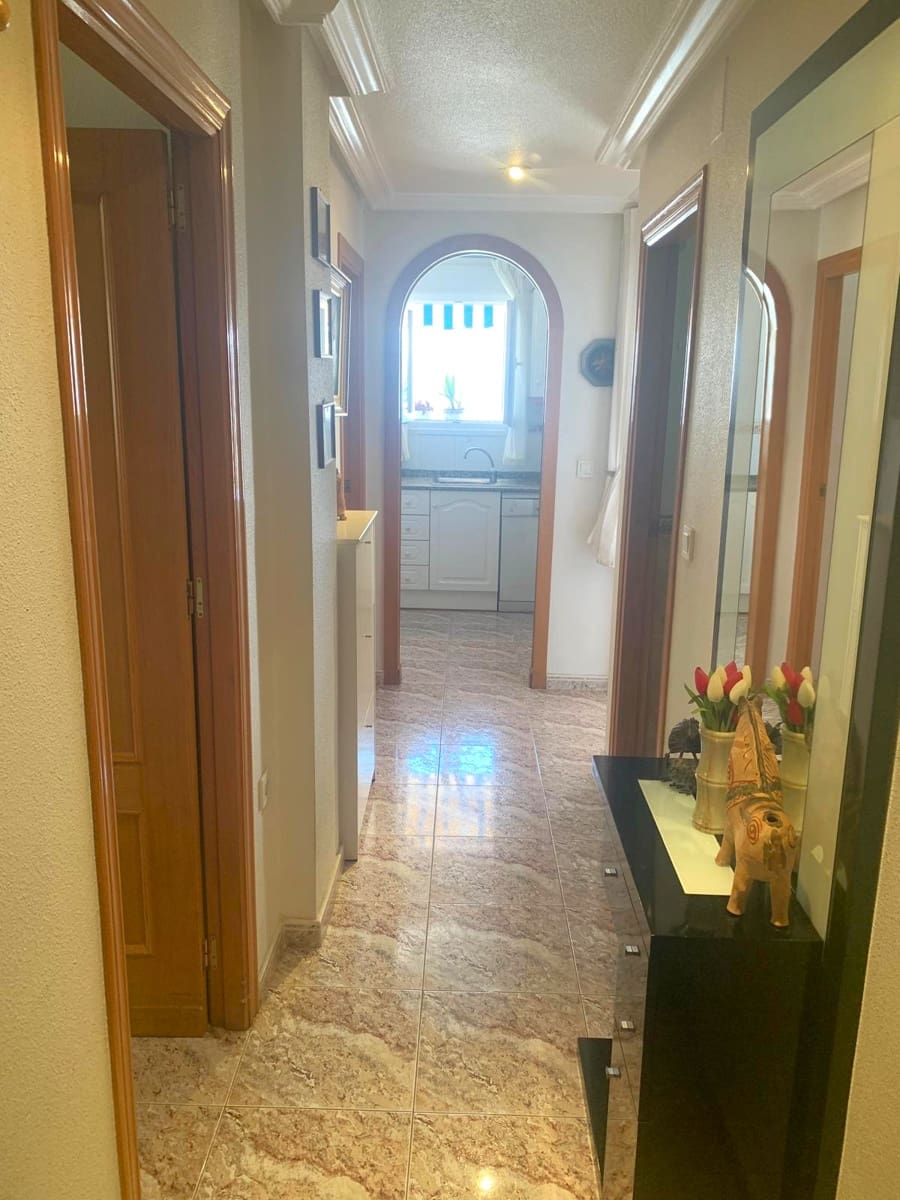 3 makuuhuone Kattohuoneisto myytävänä paikassa Torrevieja - 260 000 € (Ref: 9783907)