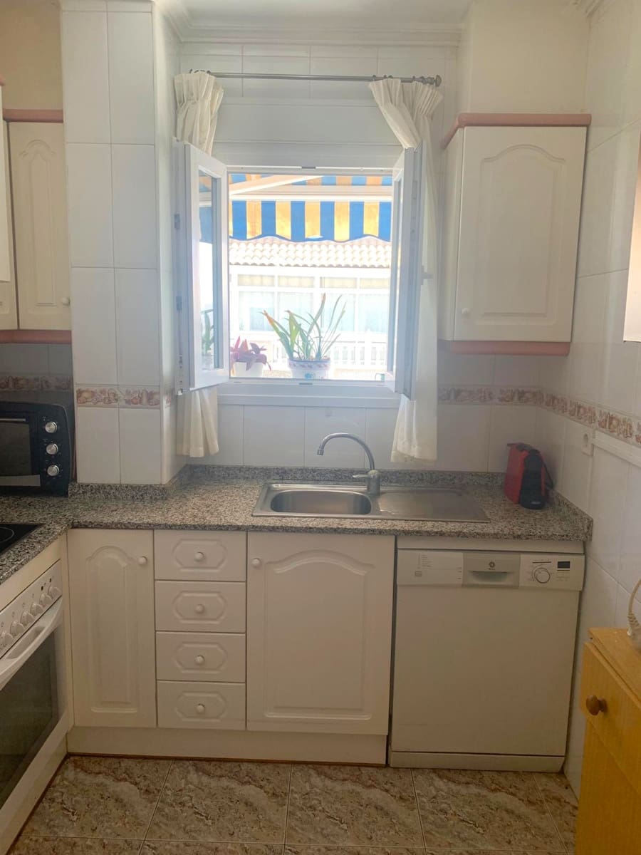 3 makuuhuone Kattohuoneisto myytävänä paikassa Torrevieja - 260 000 € (Ref: 9783907)