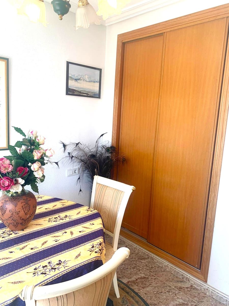 3 makuuhuone Kattohuoneisto myytävänä paikassa Torrevieja - 260 000 € (Ref: 9783907)