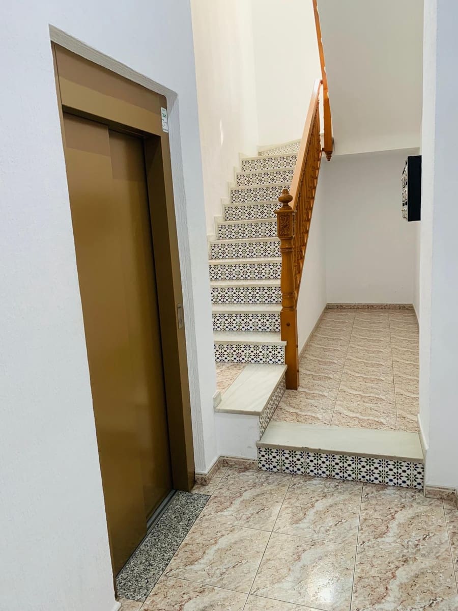 3 makuuhuone Kattohuoneisto myytävänä paikassa Torrevieja - 260 000 € (Ref: 9783907)