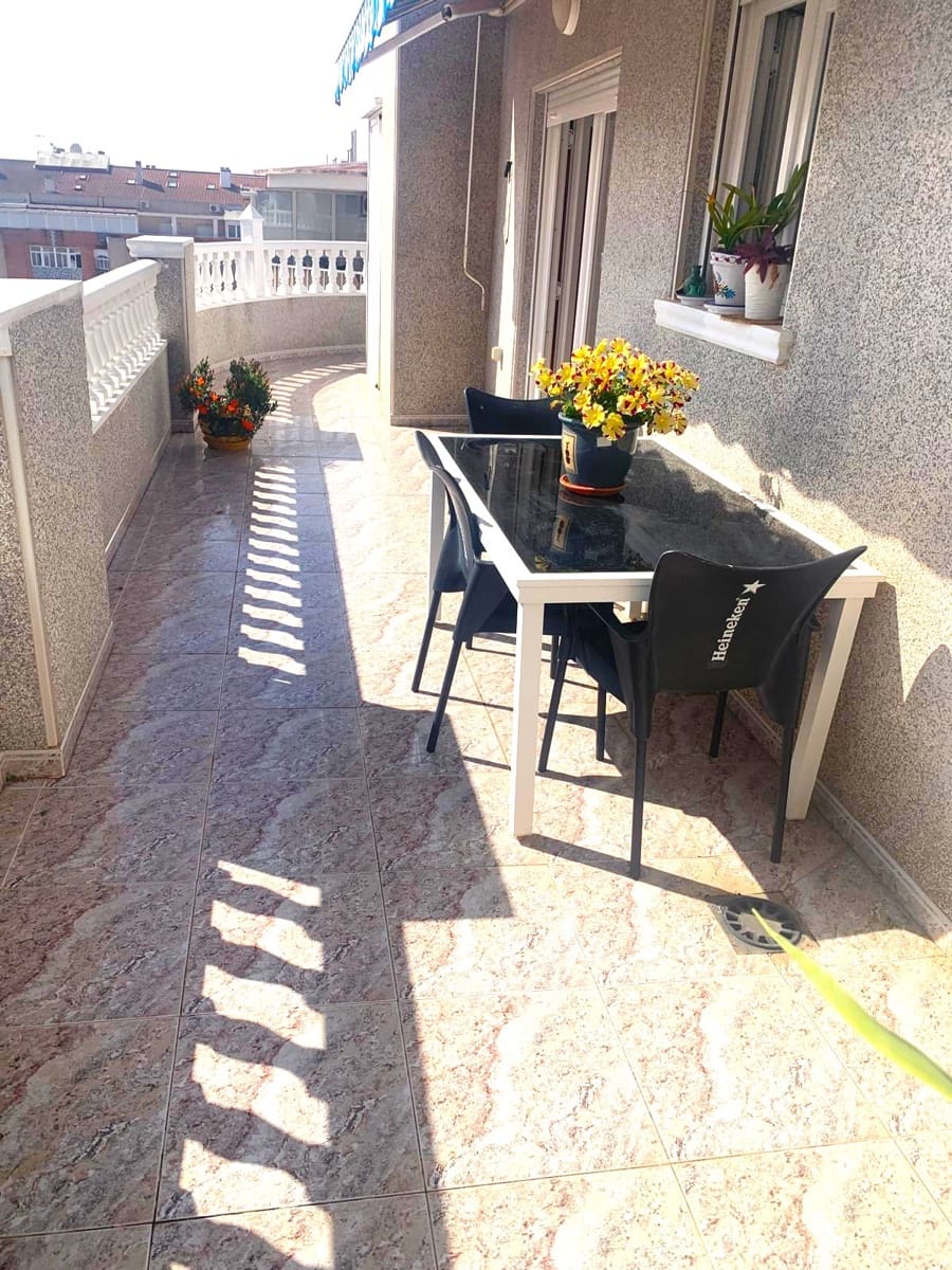 3 makuuhuone Kattohuoneisto myytävänä paikassa Torrevieja - 260 000 € (Ref: 9783907)