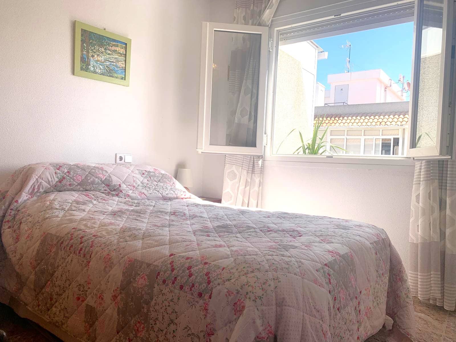 3 makuuhuone Kattohuoneisto myytävänä paikassa Torrevieja - 260 000 € (Ref: 9783907)