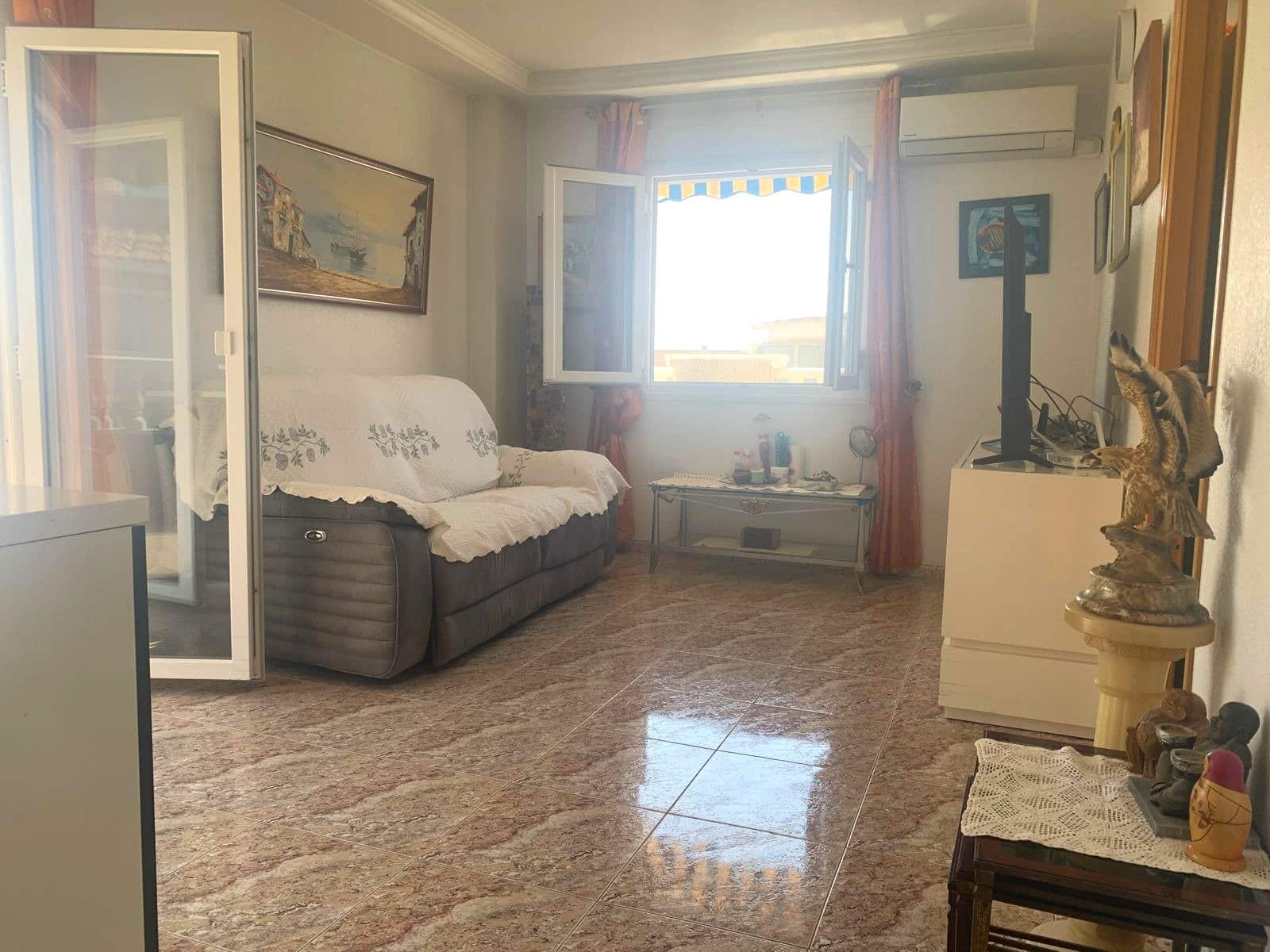 3 makuuhuone Kattohuoneisto myytävänä paikassa Torrevieja - 260 000 € (Ref: 9783907)