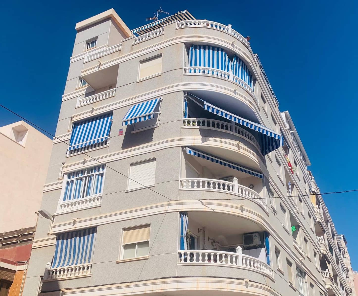 3 makuuhuone Kattohuoneisto myytävänä paikassa Torrevieja - 260 000 € (Ref: 9783907)